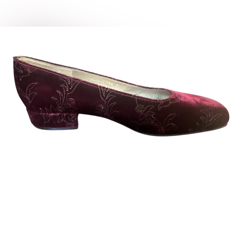 Charles Jourdan Burgundy Velvet Ballet Flats. Size 7.5